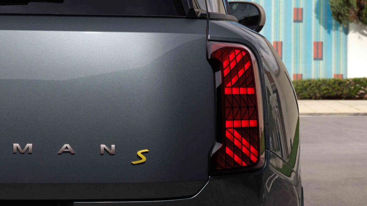 All-electric MINI Countryman - MINI TLC